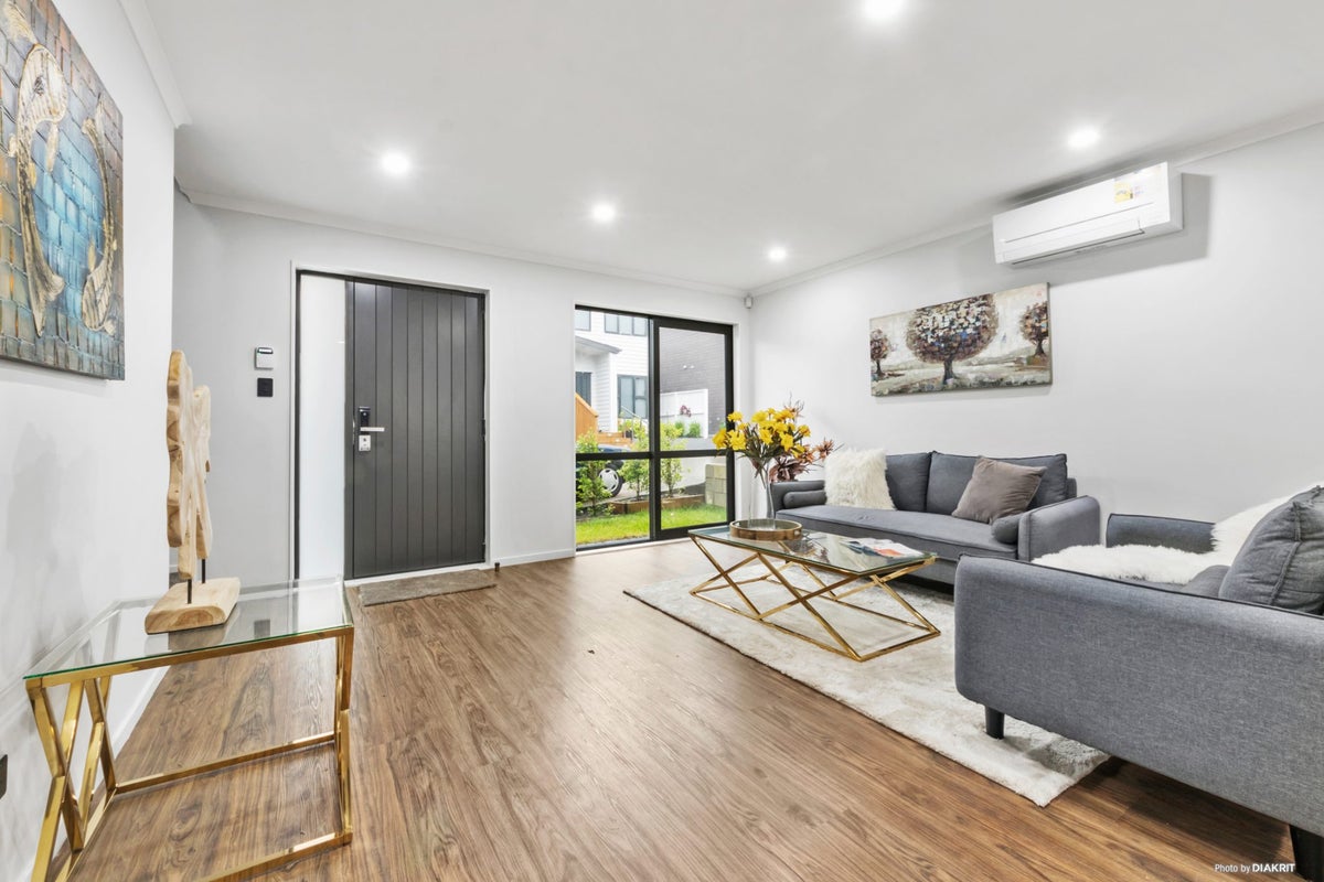 1/50 Tiverton Road, Avondale, Auckland - Carousel 2
