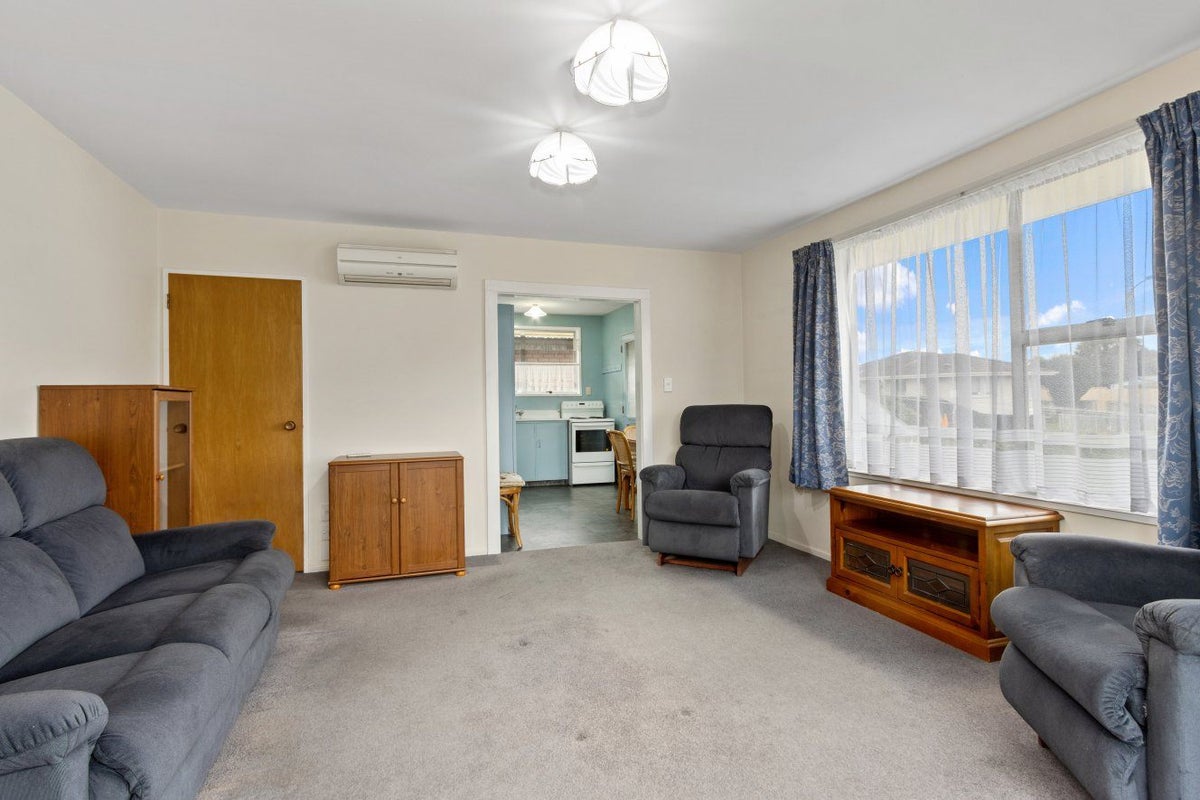 1/18 Leonie Place, Aranui, Christchurch - Carousel 1