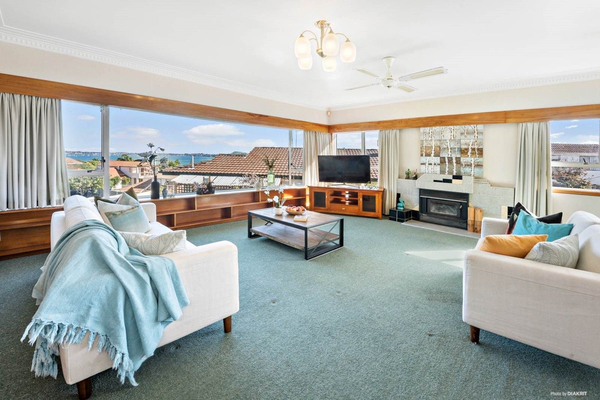 30 Devon Road, Bucklands Beach, Auckland - Carousel 2