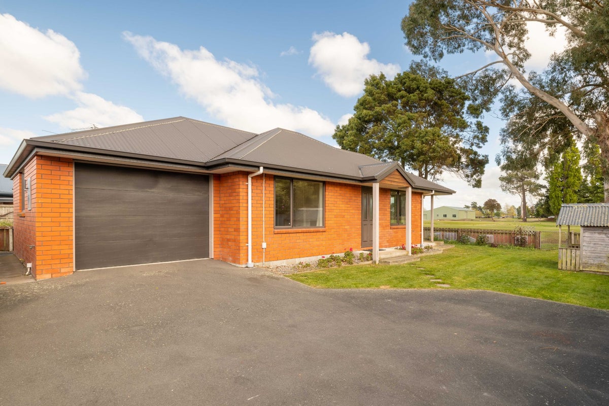 213B Wainoni Road, Avondale, Christchurch - Carousel 1