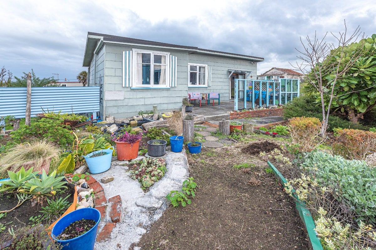 26 Rangiora Street, Castlecliff, Whanganui - Carousel 2