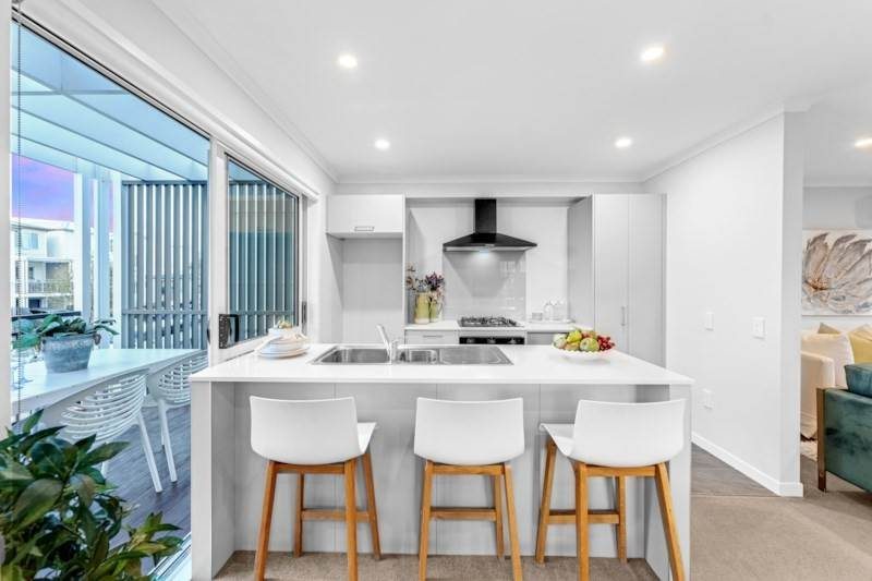 22 Joseph Street, Flat Bush, Auckland - Carousel 1