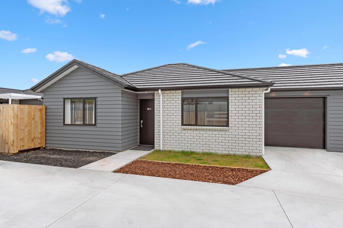 4/126 Rifle Range Road, Dinsdale, Hamilton - Carousel 1