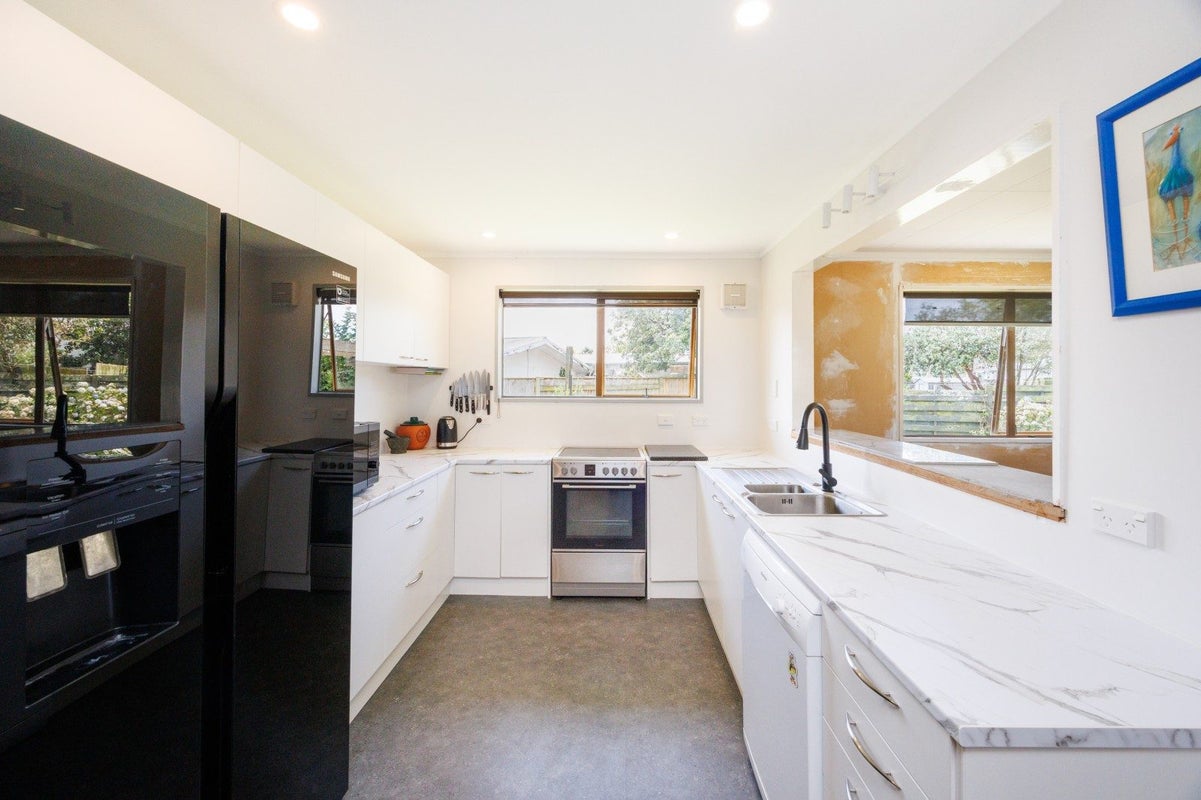 3 Clutha Place, Westbrook, Palmerston North - Carousel 2