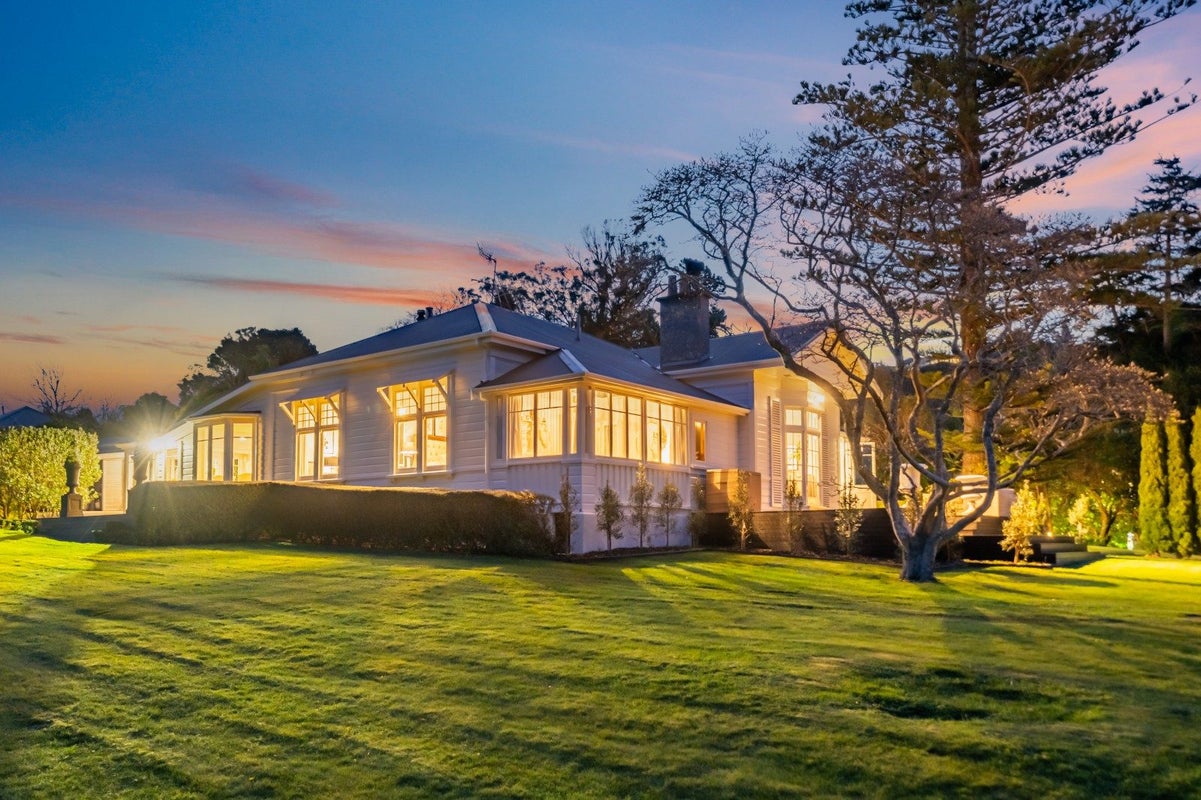 33 Wairere Road, Belmont, Lower Hutt - Carousel 1