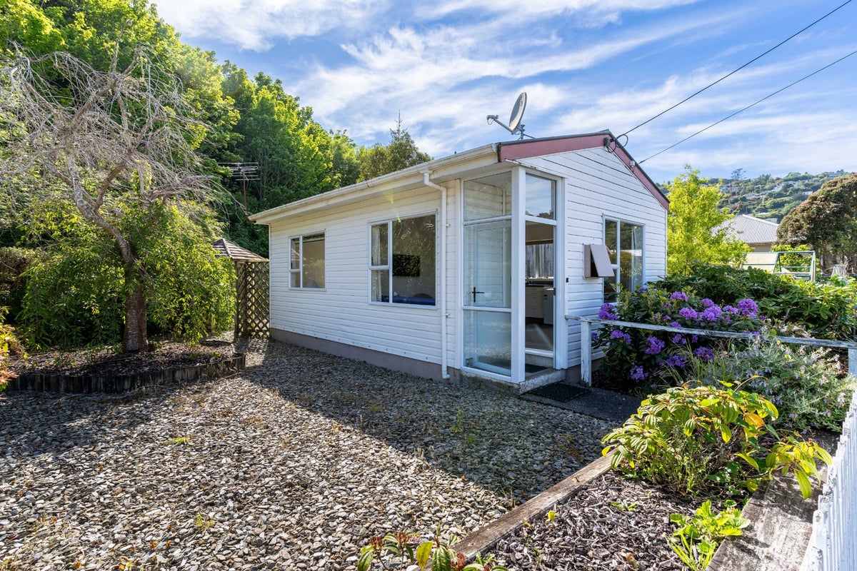 18 Felix Street, North East Valley, Dunedin - Carousel 1