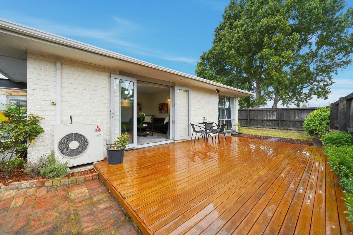 1/106 LAKE TERRACE ROAD, Burwood, Christchurch - Carousel 1