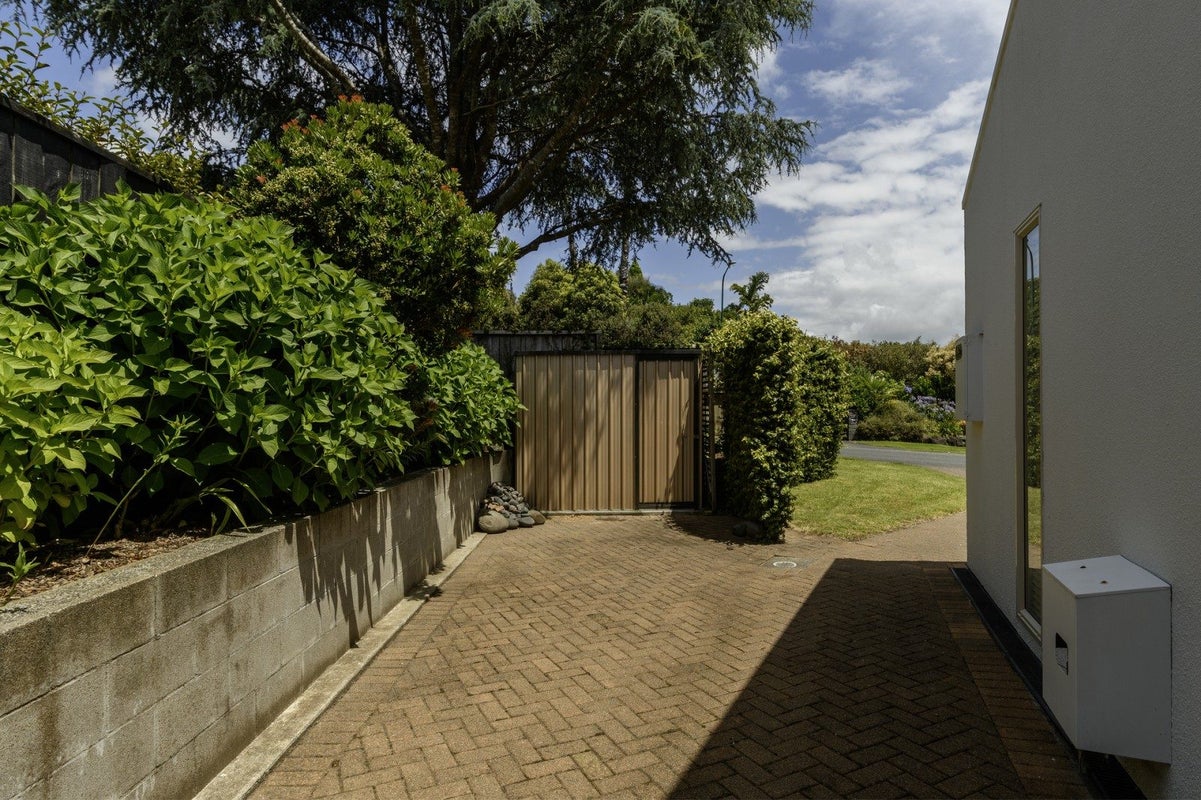 5 Bethlehem Heights, Bethlehem, Tauranga - Carousel 24