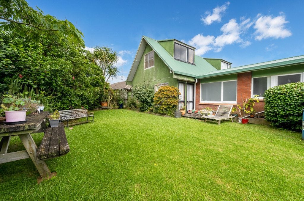 104 Botany Road, Botany Downs, Auckland - Carousel 1