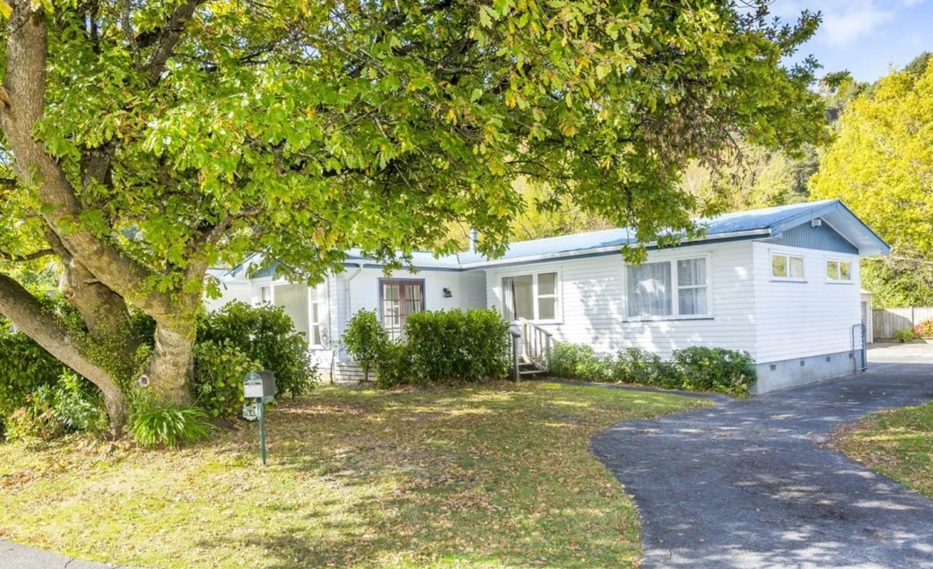 14 Molloys Road, Te Marua, Upper Hutt - Carousel 1