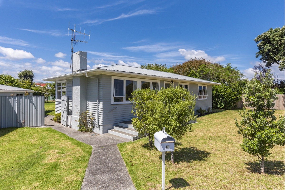 40 Francis Road, Paraparaumu Beach, Paraparaumu - Carousel 1