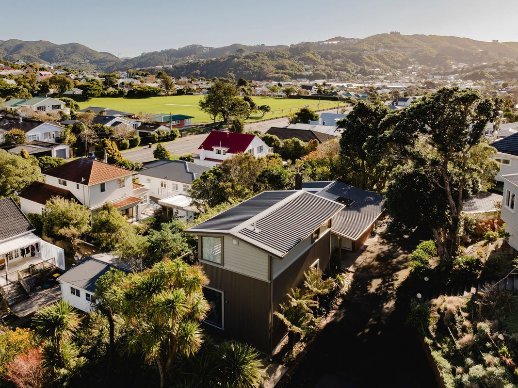 81 Campbell Street, Karori, Wellington - Carousel 1