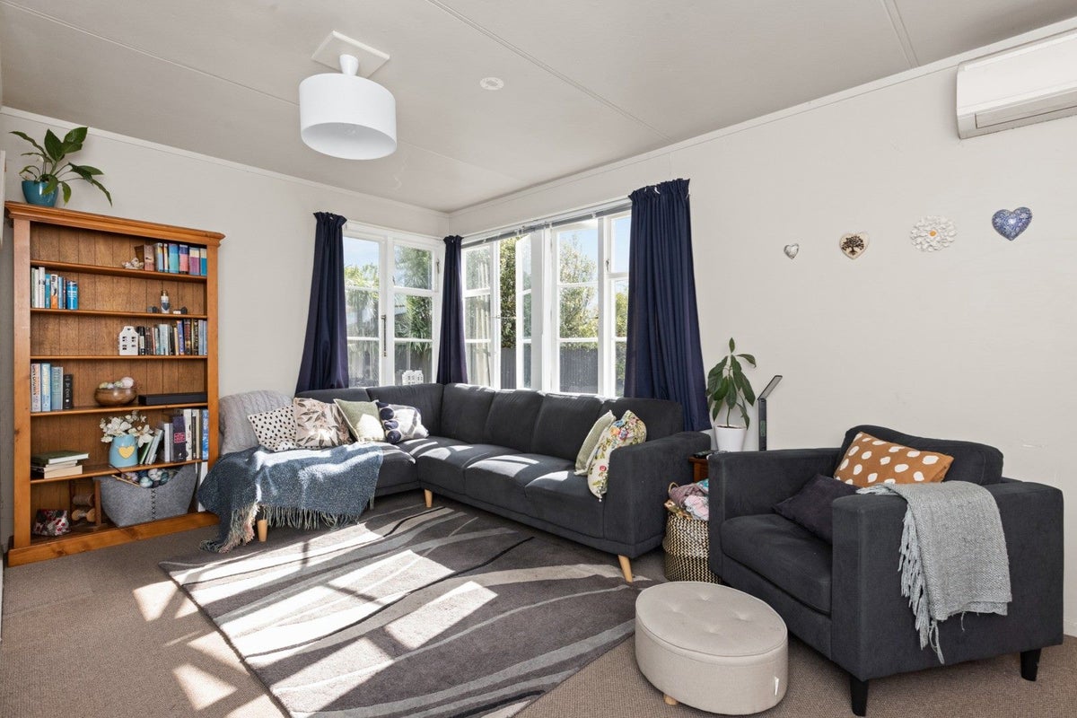 1111A Outram Road, Akina, Hastings - Carousel 1
