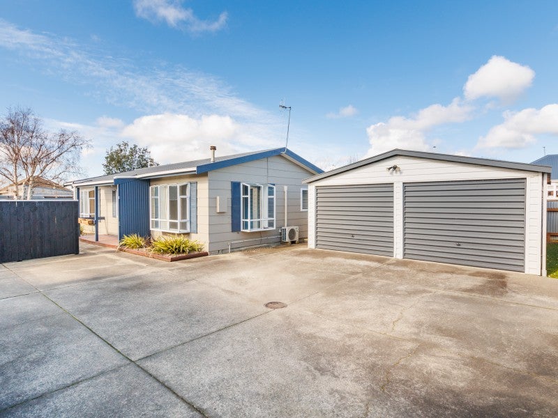 18 Coromandel Court, Roslyn, Palmerston North - Carousel 1