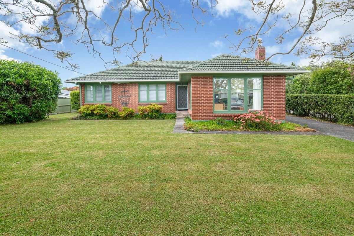 78 Neil Avenue, Te Atatu Peninsula, Auckland - Carousel 1