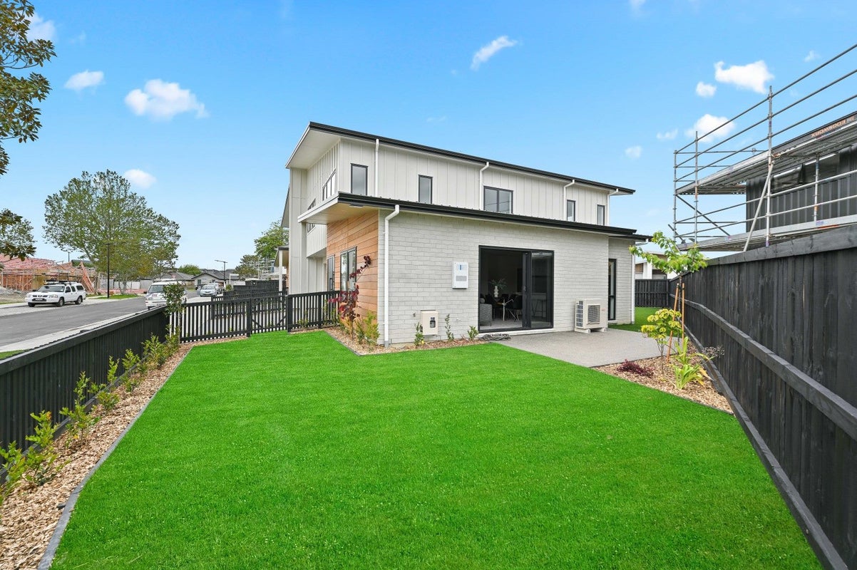 76 Maanihi Drive, Rototuna North, Hamilton - Carousel 2