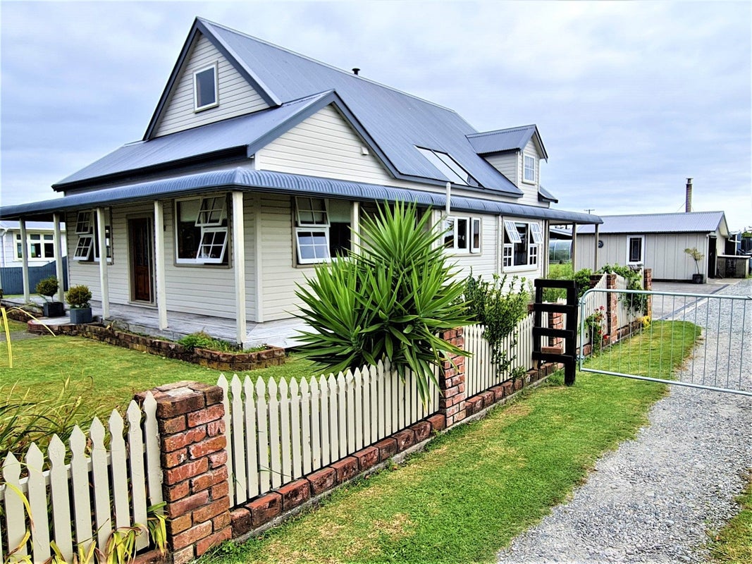 6 Romilly Street, Westport, Westport - Carousel 19