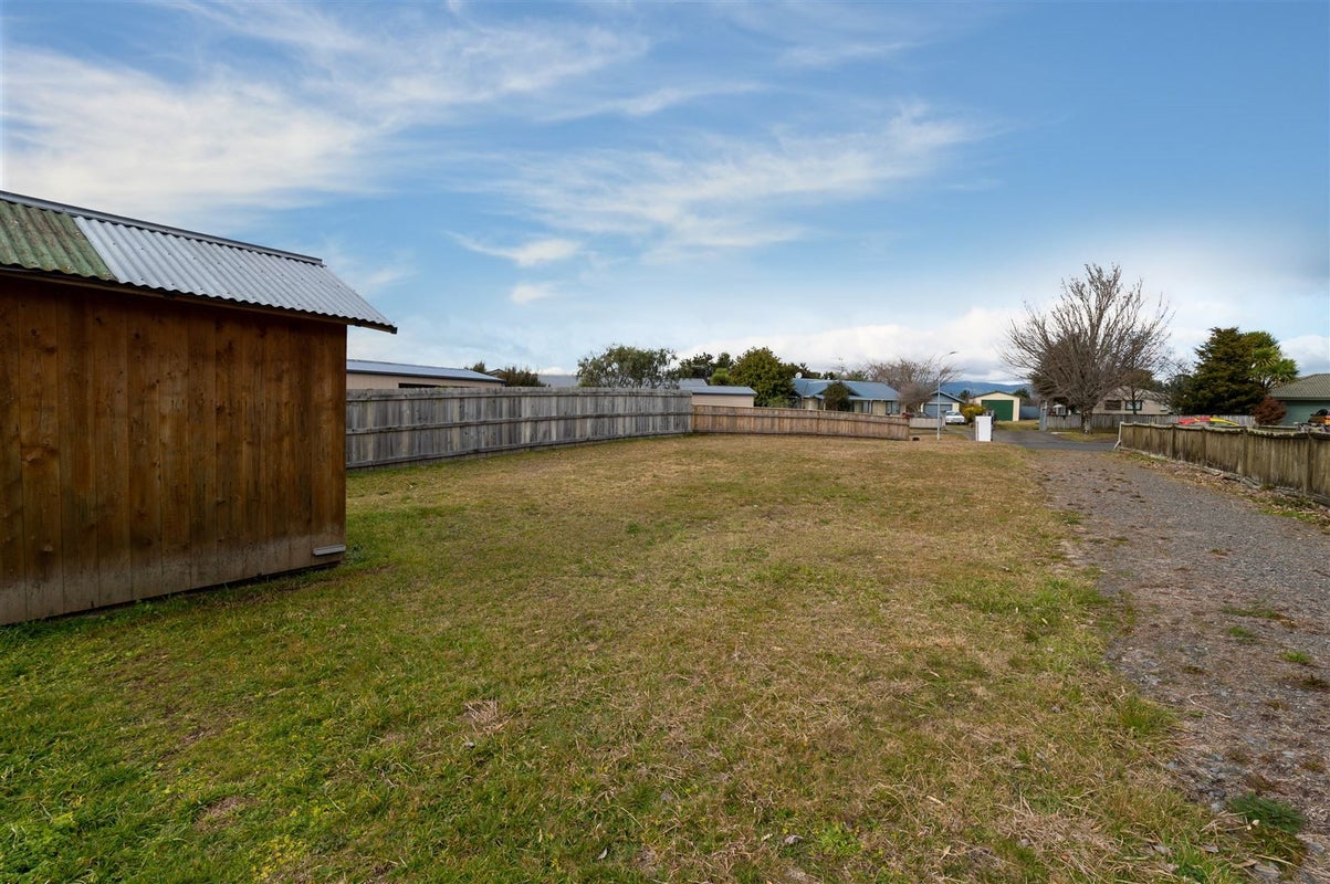 5A Hinenamu Grove, Turangi, Turangi - Carousel 2