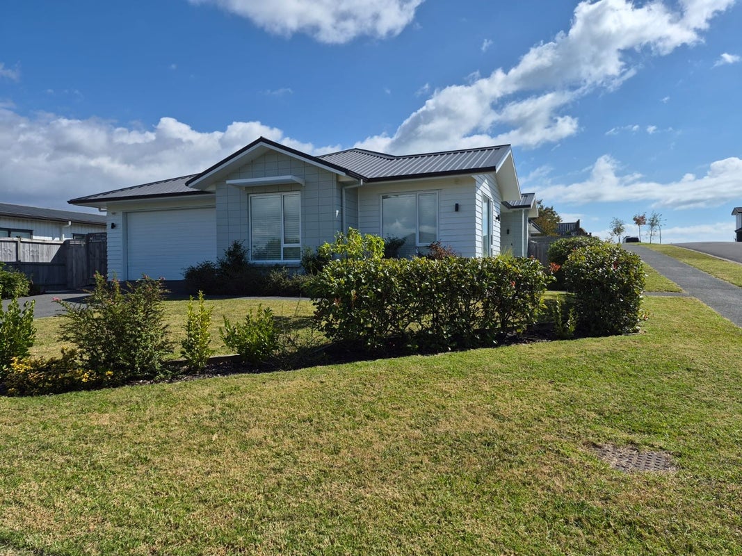 5 Marangai Place, Beachlands, Auckland - Carousel 1