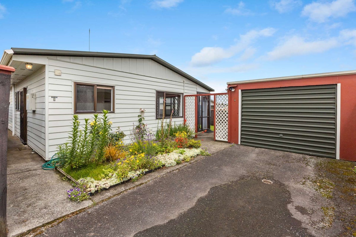 3/162 Tukapa ST, Westown, New Plymouth - Carousel 1