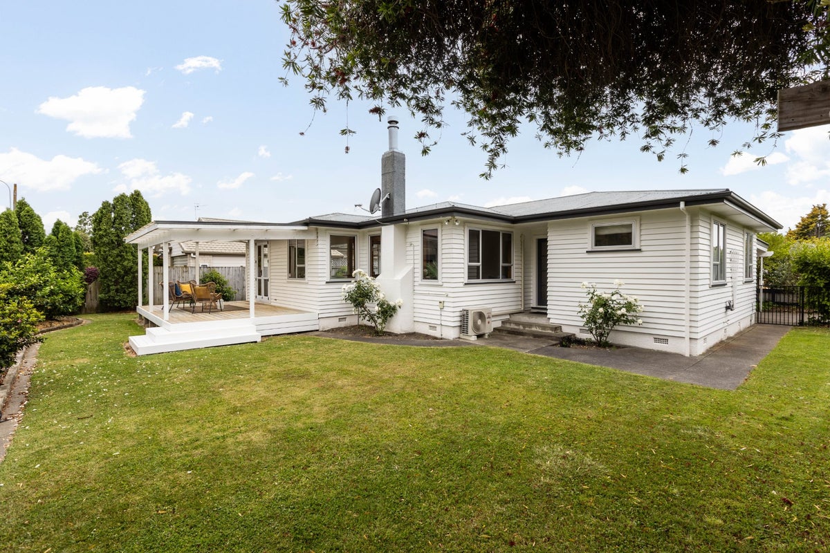 116 Wharerangi Road, Greenmeadows, Napier - Carousel 1