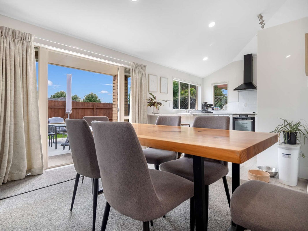 7 Grosvenor Place, Rototuna, Hamilton - Carousel 2
