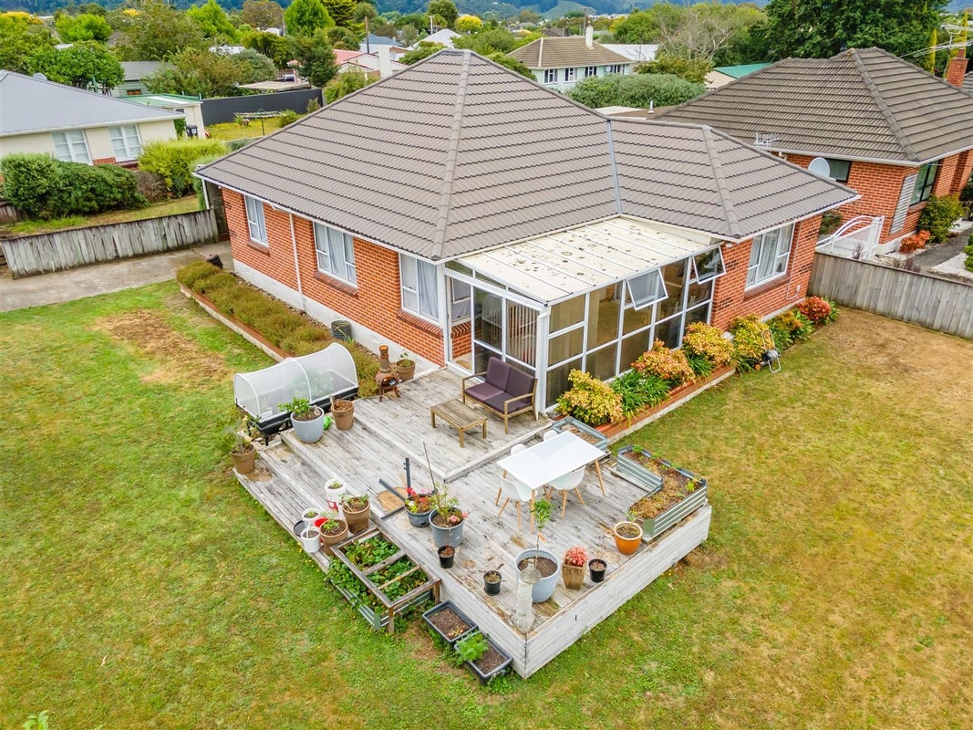 63 Routley Crescent, Elderslea, Upper Hutt - Carousel 1
