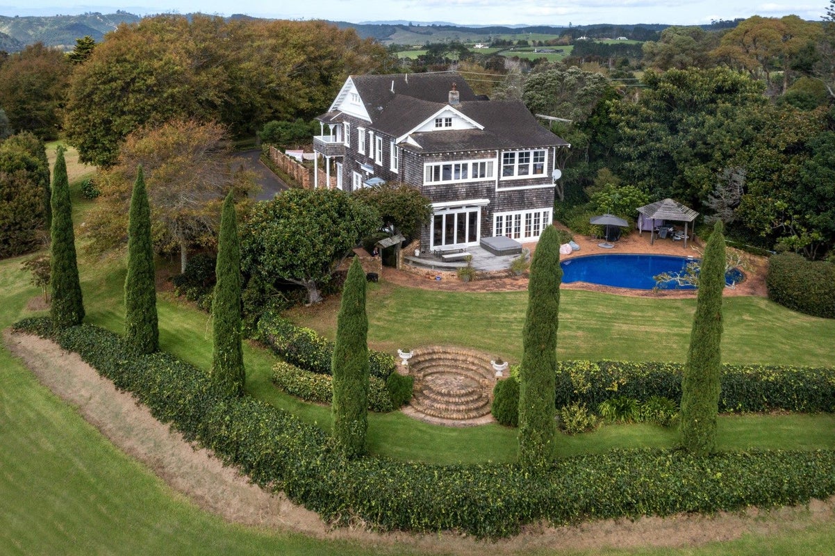 692 Whitford-Maraetai Road, Howick - Carousel 2