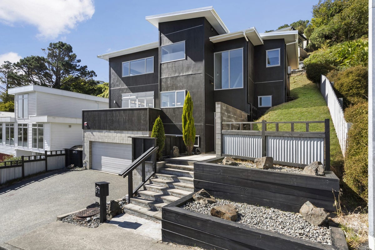 67 Sheridan Terrace, Johnsonville, Wellington - Carousel 1