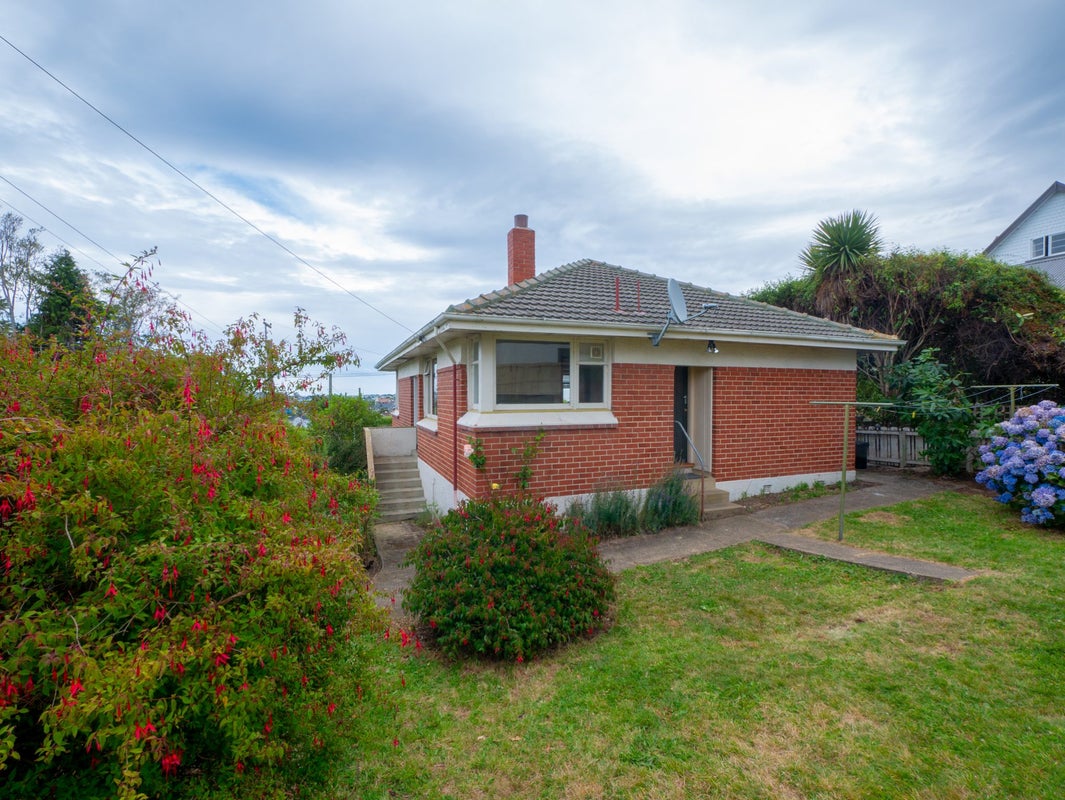 95 Preston Crescent, Belleknowes, Dunedin - Carousel 1