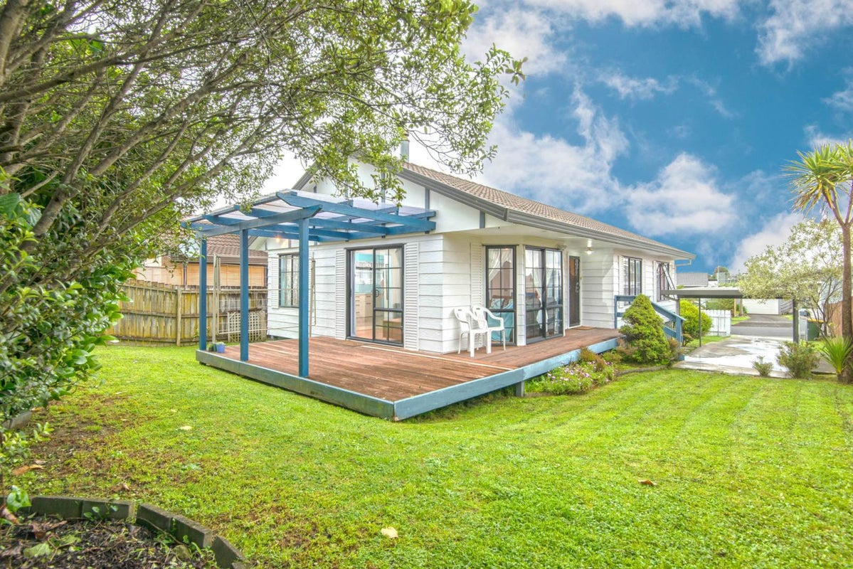 2/16 De Quincey Terrace, Highland Park, Auckland - Carousel 2