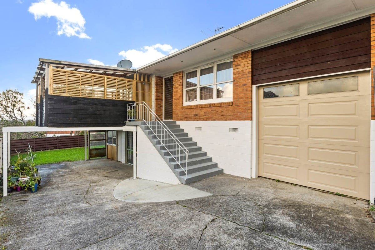 2/16 Udys Road, Pakuranga, Auckland - Carousel 1