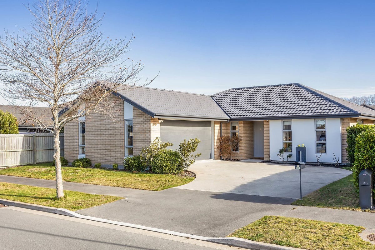 8 Ellesmere Street, Marshland, Christchurch - Carousel 1