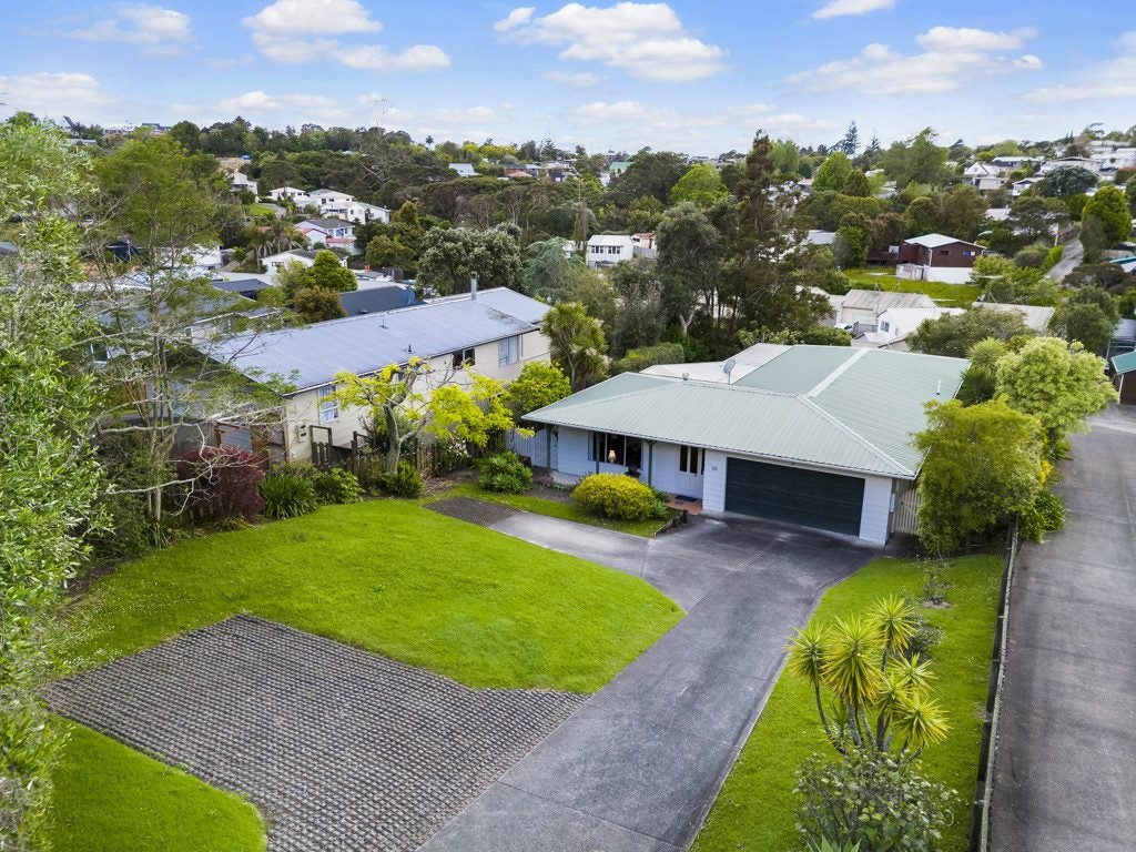 370 Whangaparaoa Road, Stanmore Bay, Whangaparaoa - Carousel 1