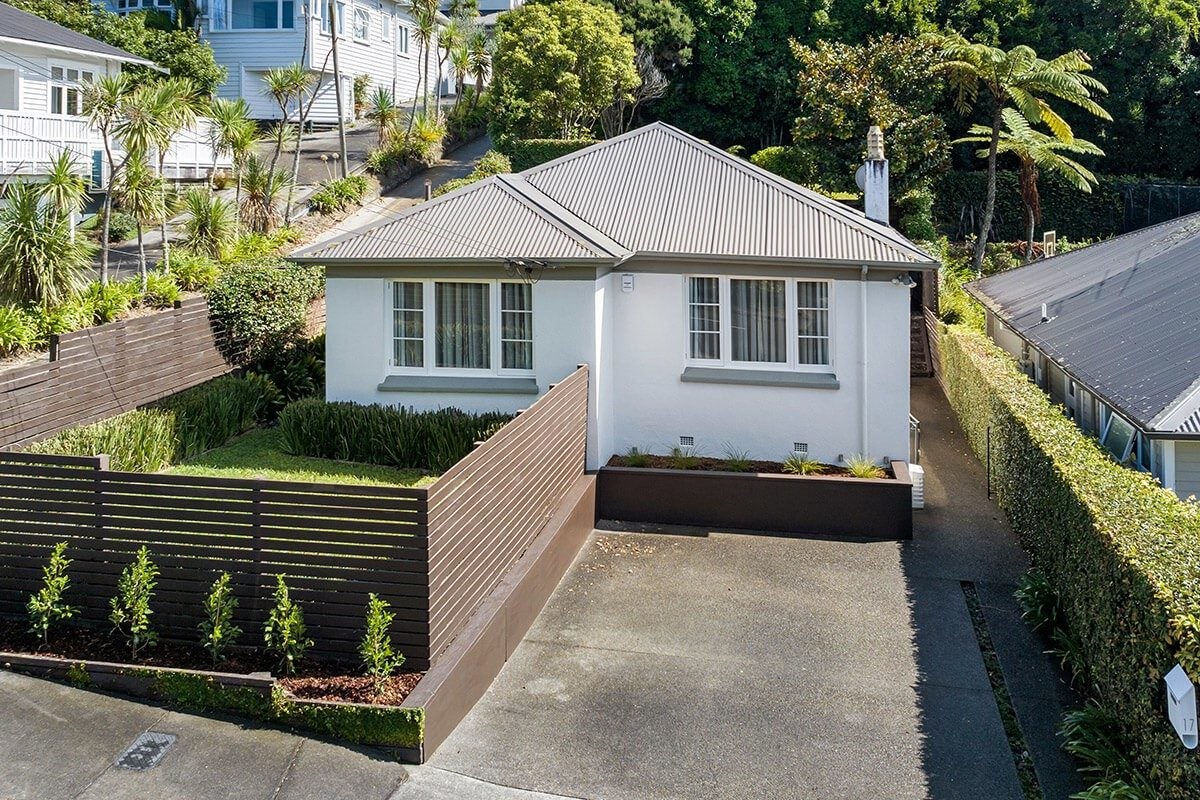 17 Larchwood Avenue, Westmere, Auckland - Carousel 1