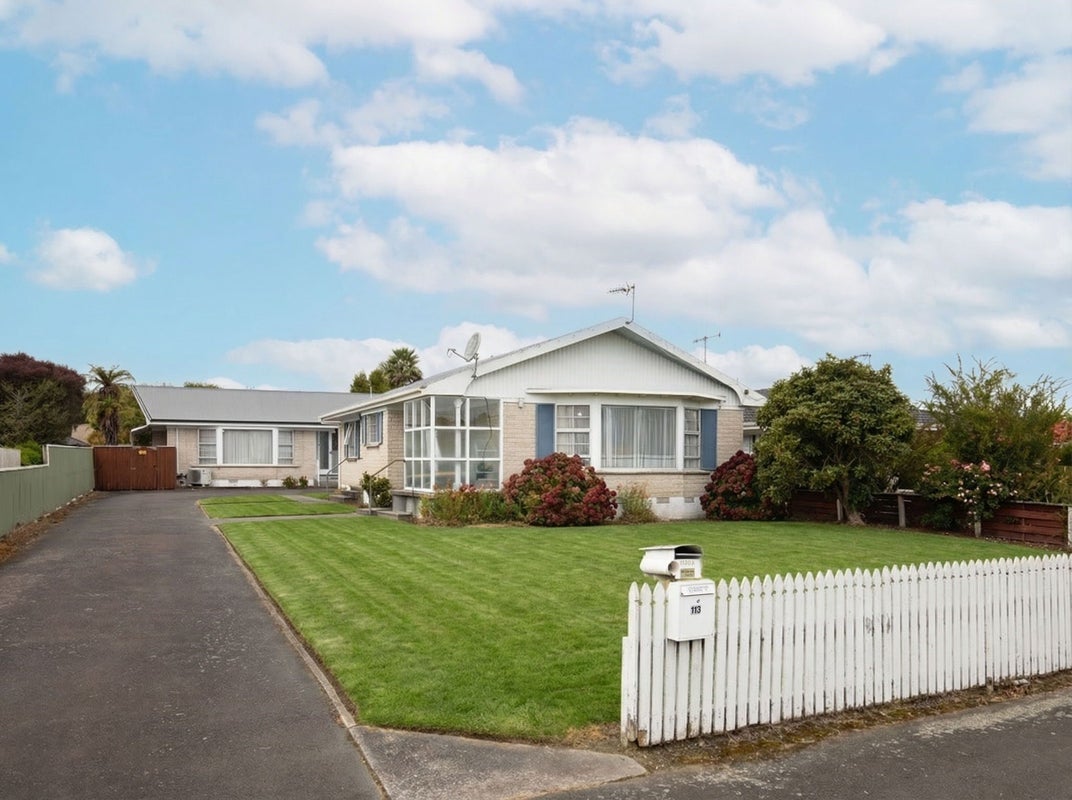 1130 Heaphy Terrace, Fairfield, Hamilton - Carousel 1