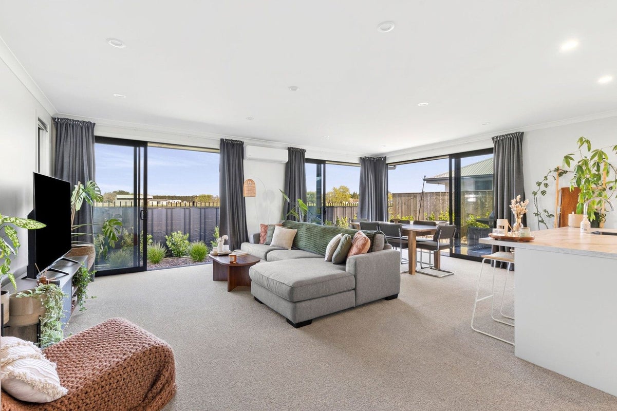 34 Hanworth Road, Appleby, Richmond - Carousel 2