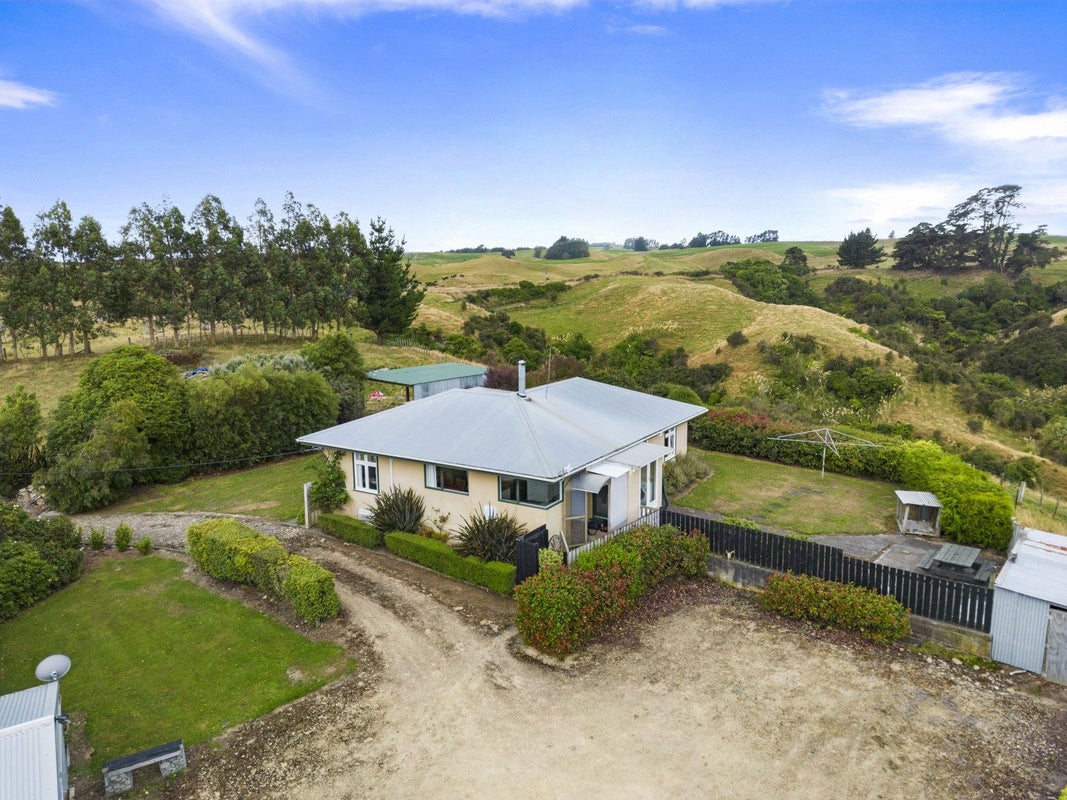 594 Waituna Tapuae Road, Waituna West, Feilding - Carousel 1