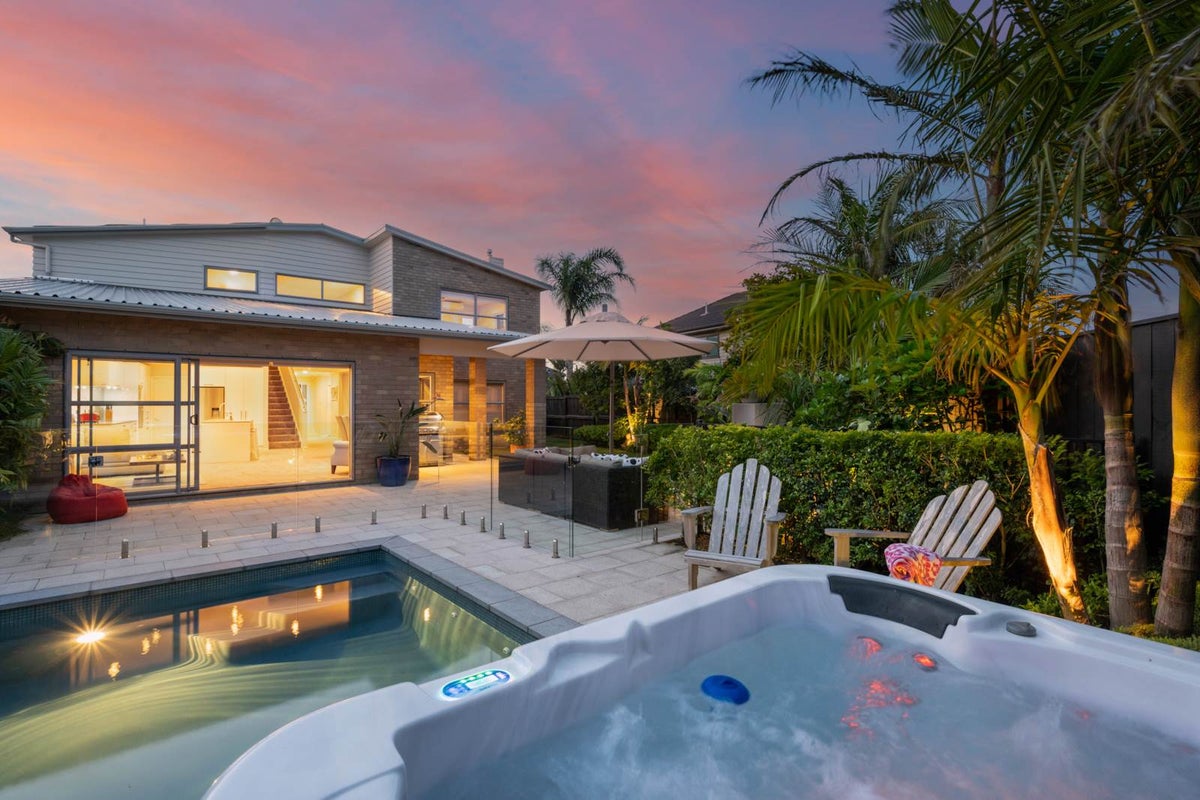 4 Mariner Lane, Beachlands, Auckland - Carousel 1