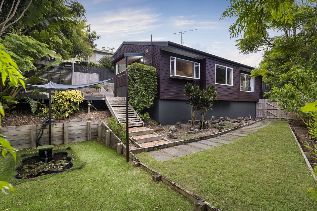 2/137A Rangatira Road, Beach Haven, Auckland - Carousel 1