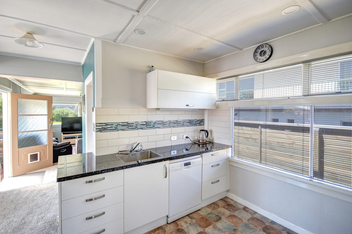 5 Fry Street, Fairfield, Dunedin - Carousel 2