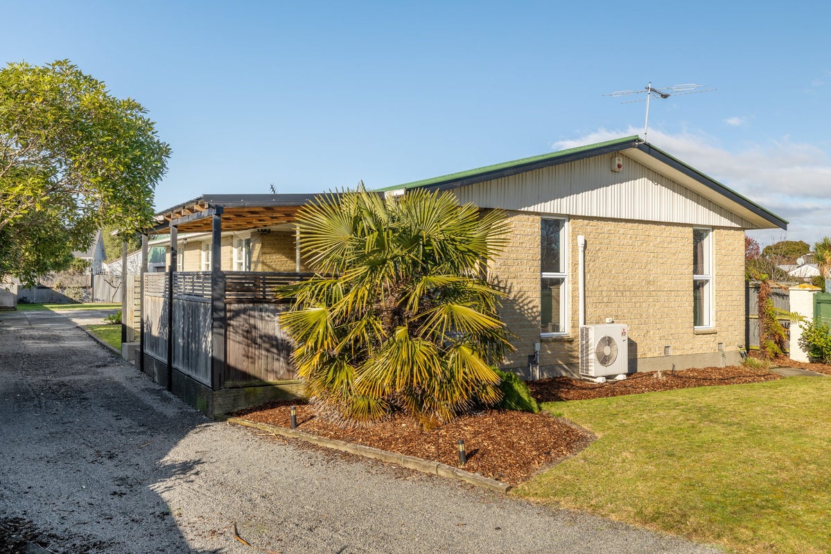 19 Inwoods Road, Parklands, Christchurch - Carousel 1