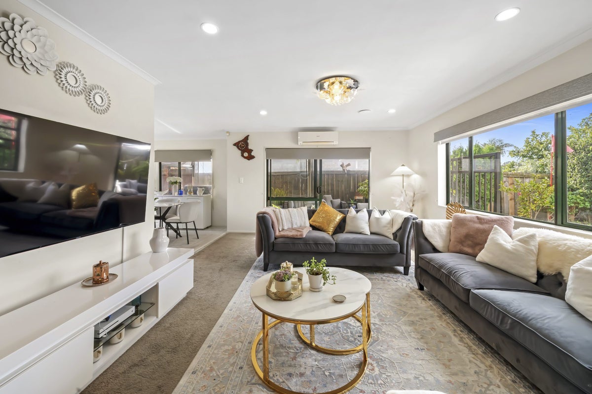 54 Robert Ross Place, Clendon Park, Auckland - Carousel 2