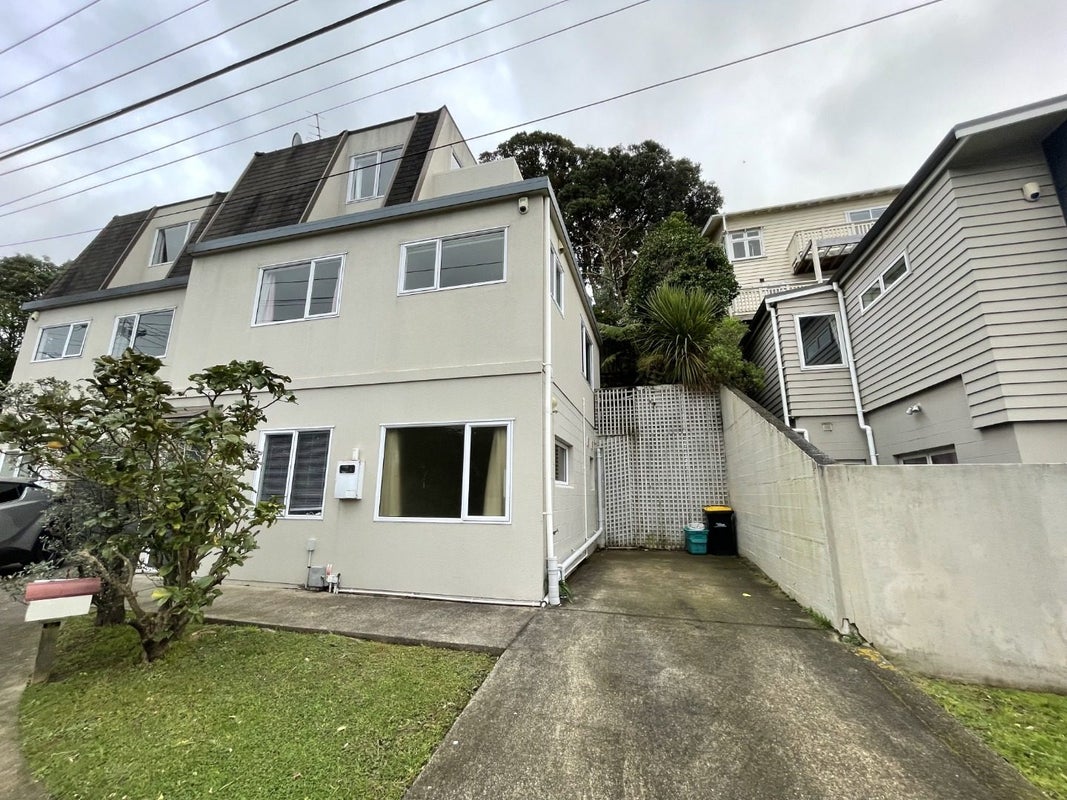 52 Hohiria Road, Hataitai, Wellington - Carousel 1