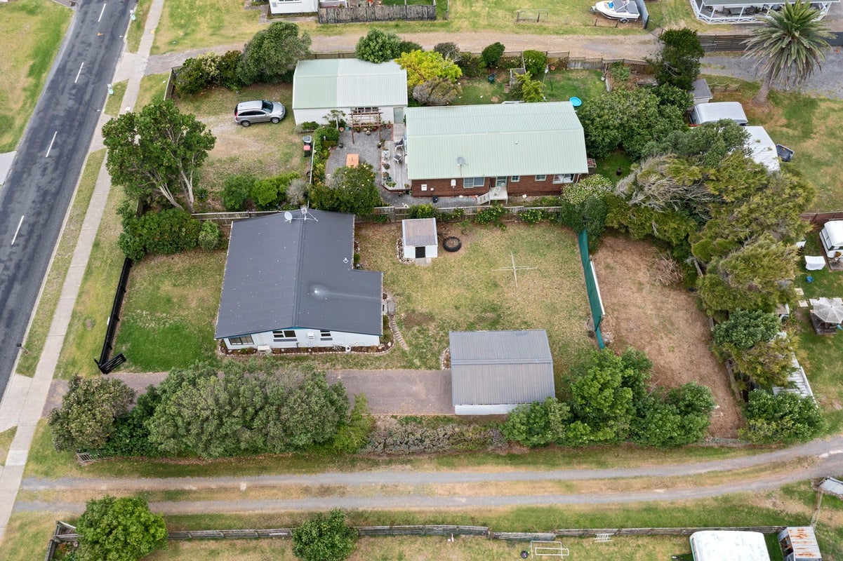 422 Pukehina Parade, Pukehina, Te Puke - Carousel 20