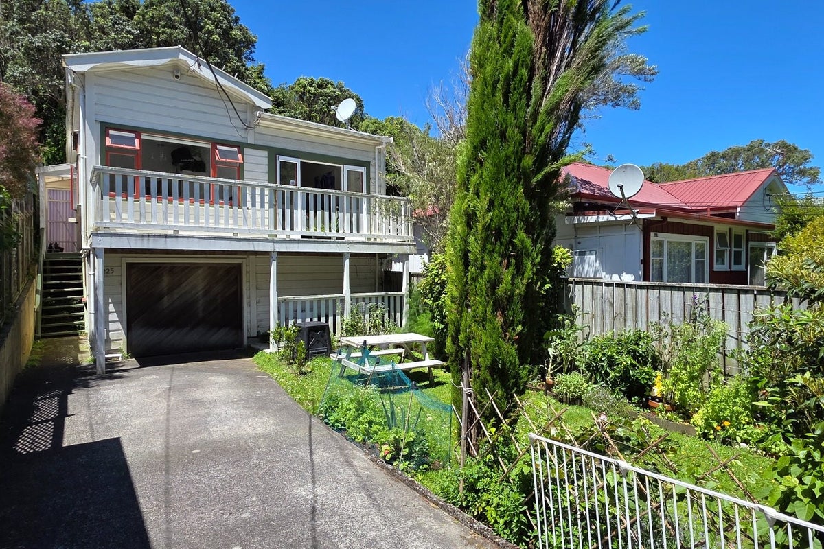 225 Ohiro Road, Brooklyn, Wellington - Carousel 1