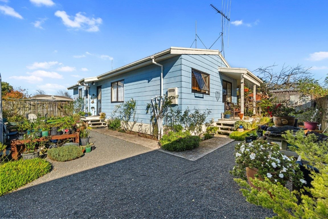 9B Paul Crescent, Fairfield, Hamilton - Carousel 1