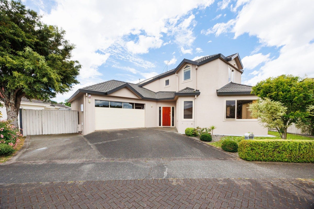 9 Balmoral Drive, Terrace End, Palmerston North - Carousel 1