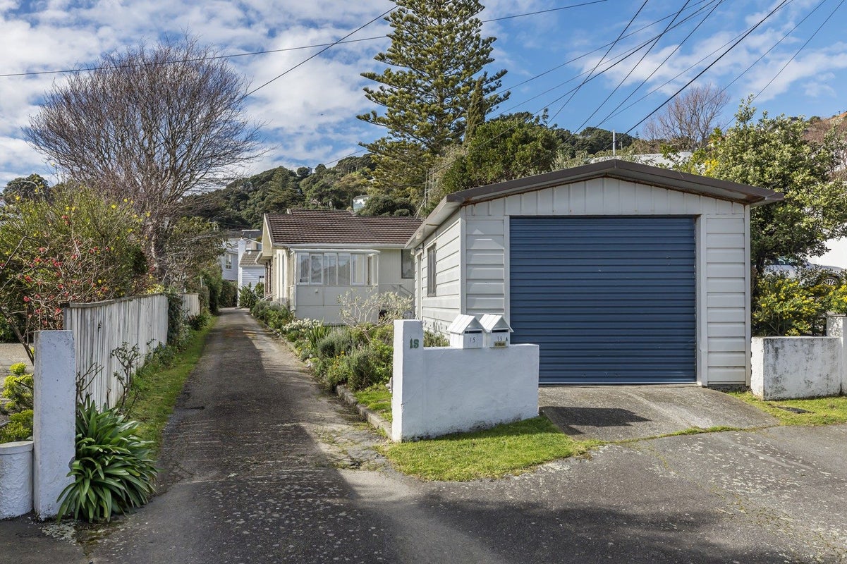 15A Streatlam Crescent, Strathmore Park, Wellington - Carousel 1