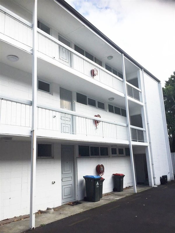 5/37 Edenvale Crescent, Mount Eden, Auckland - Carousel 1